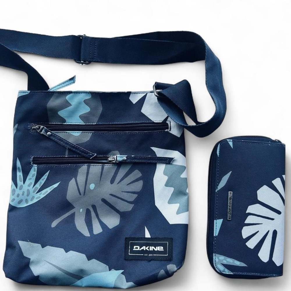 Dakine‎ purse and wallet set NWOT blue tropical print crossbody storage